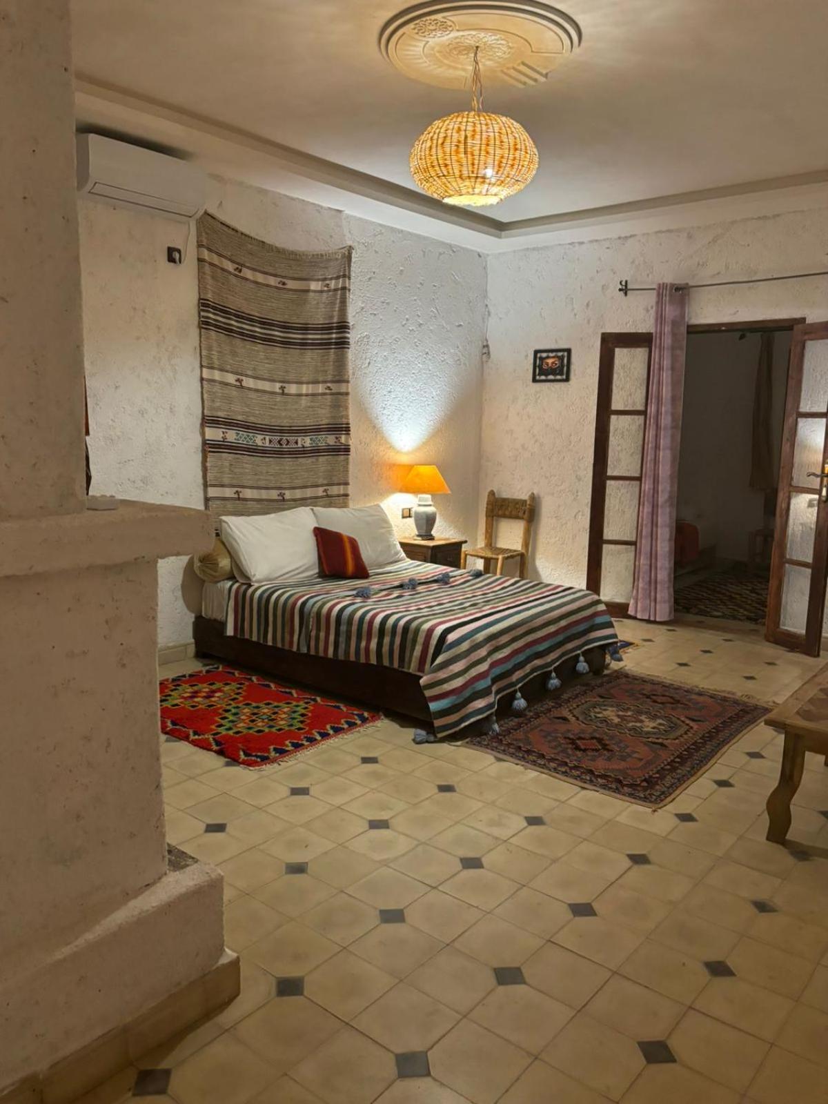 Riad Diwane Уирган Номер фото